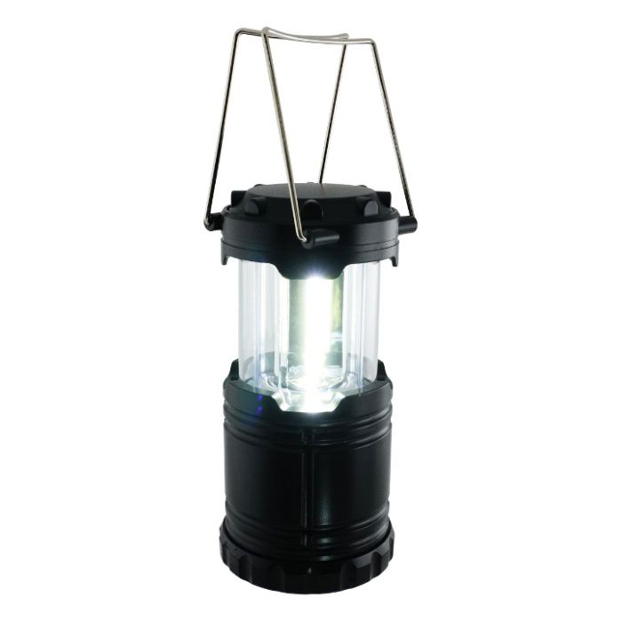 【商品特徴】・引くだけでON/OFFを切り替えられる単3電池3本の電池式ランタンです・シーンに合わせて明るさの調整が可能です・暗所での作業、災害時、アウトドアなどちょっとした明かりが必要な際に最適です【仕様】・LED：COB・点灯時間：約3時間（使用状況により異なる）・明るさ：最大220lm・使用電池：単3アルカリ電池×3本（電池は付属しておりません。充電式電池は使用しないでください。）・メーカー保証：ご購入日から3か月間（通常使用における故障に限ります。保証を受ける際には購入日が分かる書面が必要となりますので、大切に保管してください。）【注意事項】・LEDの明るさ（ルーメン値）は乾電池の性能や残量により変化します。・点灯時間は目安です。電池の性能や環境（温度）等により異なります。・水につけたり、かけたり、浴室や多湿の場所での使用はお控えください。・本商品にシンナーなどの有機溶剤を使用しないで下さい。・充電式電池は使用しないでください。
