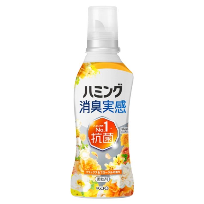 生乾き臭・部屋干し臭・汗臭・加齢臭　ニオってない♪●ハミング内No.1抗菌※　※1抗菌できる菌が複数あること。一部の菌は数回の洗たく。※2すべての菌の増殖を抑えるわけではありません。　●洗たく槽も防カビ（すべてのカビの増殖を抑えるわけではありません）●花粉ブロック（静電気を防ぐ）●リラックス＆フローラルの香り　「オレンジ＆フラワーの香り」から商品名と香りが変わりました使用上の注意●用途外に使わない。●子供の手の届く所に置かない。●認知症の方などの誤飲を防ぐため、置き場所に注意する。●原液が直接衣料にかからないようにする。●使用の時は、液が目に入らないように注意する。●柔軟仕上げ剤の投入口や、自動投入機能付き洗たく機のタンクを使う場合は、洗たく機の取扱説明書に従う。●高温や低温、直射日光をさけて、保管する。成分：界面活性剤（エステル型ジアルキルアンモニウム塩）、安定化剤、香料