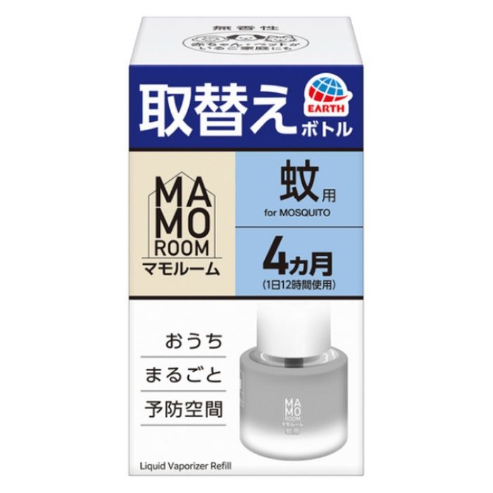 [特長]：■マモルーム蚊用取替えボトル。全てのマモルームの器具で使用可能。■スイッチONするだけで、常に成分が供給され続けるので効きめが安定。超マイクロ粒子がお部屋のすみずみまで広がり、蚊の侵■お部屋にいる蚊は成分に接触して、速効退治。■赤ちゃん・ペットがいるご家庭でも使用可能。■効果持続期間（めやす）：約4ヵ月（1日12時間使用、約1440時間分）[有効成分]：■トランスフルトリン900mg/本[その他の成分]：■1号灯油、流動パラフィン、香料、他1成分[対象害虫]：■蚊成虫[注意事項]：■万一身体に異常が起きた場合や、液を誤って飲み込んだ場合は、直ちに本品がピレスロイド系薬剤を含む商品であることを医師に告げて診療を受けること。■定められた使用方法・使用量を必ず守ること。■定められた用途以外に使用しないこと。■ボトルの芯には薬剤がついているので直接手を触れないこと。万一、皮膚に薬剤がついた場合は、石けんを用いてよく洗うこと。■閉め切った部屋や狭い部屋で使用する場合は、時々注意して部屋の換気をすること。体質や体調によっては頭痛、のどの痛み、不快感などの原因となる。■使用目的に応じて、使用説明書記載の用法・用量を守って使用すること。ゴキブリ用・蚊用・ダニ用・コバエ用をそれぞれ別の部屋で使用することについては差し支えありません。■アレルギー体質の人は使用に注意すること。■器具に針金やピン等を差し込んだり、ぬれた手で器具に触れたりしないこと。また器具やボトルに水・油等の液体をかけないこと。感電や故障の原因となる。■使用中、器具上部や蒸散口は熱くなるので、手で触れたり、中に指を入れたりしないこと。やけどの原因となるおそれがある。■使用中及び使用後は子供の手に触れさせないこと。■器具は正常な状態で使用し、横や逆さにしたり、吊るして使用しないこと。また、器具を落としたり、衝撃を与えないこと。■火気に注意し、直接炎を近づけないこと。■ボトルの芯は固定されているので、無理に引っぱったり、動かしたりしないこと。芯が折れて使用できなくなる。■まれに液の色が黄色い場合があるが、効力に差はない。■蒸散成分がまれにうすい白煙として見えることがあるが、異常ではない。■風が蒸散口にあたるなどの使用環境により、蒸散不良となり液漏れしたり、十分な効果が得られないことがある。■通電中は薬剤が連続して揮散するので、使用しないときは必ずスイッチを切ること。■使用済みの空容器は適切に処分すること。■器具の上に新聞、ふとん、毛布、衣類などをかけない。熱がこもってコゲたり、器具が変形することがある。■毛足の長いじゅうたんの上では使用しない。長時間使用すると、液漏れする場合がある。■液漏れの原因となることがあるので、直接日光があたる所や、AV機器の上など高温になる所には置かないこと。■風などの使用環境により、十分な効果が得られないことがある。■直射日光を避け、子供や第三者の監督が必要な方の手の届かない涼しい所に保管すること。■3ー4ヵ月以上の長期にわたって使用しないときは、ボトルを器具からはずし、キャップを締めて保管すること。残った液は、翌年も引き続き使用できる。■マモルームのボトル以外のボトルを使用した場合の有効性、安全性は確認しておらず、また、発火等火災の危険を生じるおそれがあるため、マモルームのボトル以外は使用しない。■万一誤った使用方法によって生じたトラブルには、弊社では責任を負いかねますのであらかじめご容赦ください。■液漏れの原因となる置き場所に注意・風が直接あたり続ける場所（エアコンや扇風機などの強い風）・器具側面の空気取り入れ口をふさぐような場所（毛足の長いじゅうたんの上など）・直射日光があたる場所・熱を発する機器の近く・水平ではない場所■火気注意