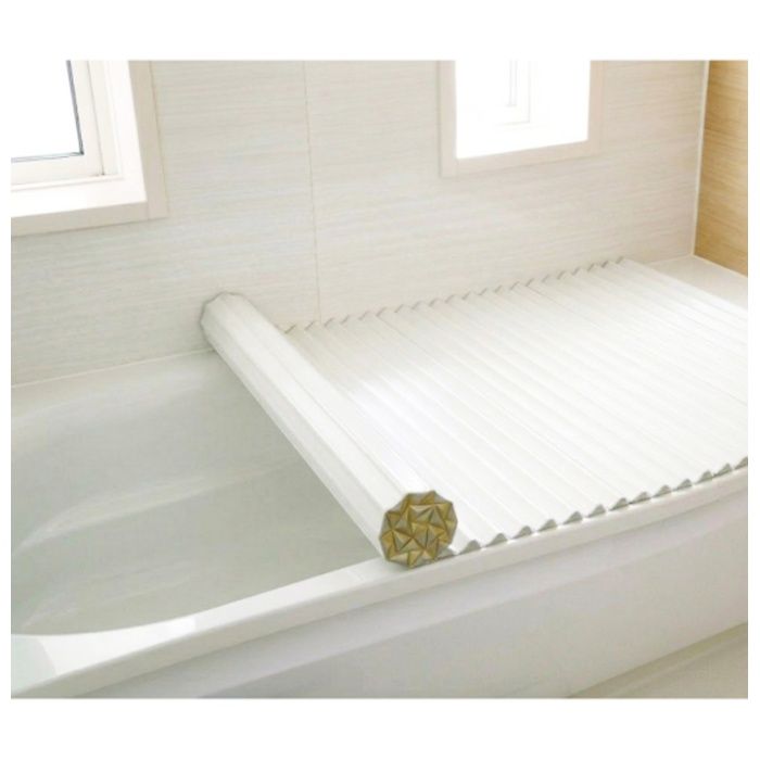 「仕様」■ポリスチレン樹脂性■実寸：約巾750×長さ1320mm■商品の特性上、巾方向に対して±5mm 長さ方向に対して±10mm程度の誤差が発生する事があります。■Ag抗菌・防カビ加工：銀無機系抗菌剤配合ご使用に当たり使用・環境条件によって効果が異なります。全てのぬめりやカビを抑えるものではありません。必ずお手入れしていただけますようお願いいたします。「使用上の注意」■風呂水洗浄剤（塩素殺菌剤）、浴室用洗剤によっては風呂ふたが変色したり傷んだりする恐れがあります。■24時間風呂での使用はお避け下さい。■柑橘類等（ユズ、ミカン、レモンなど）を使用すると風呂ふたを傷める恐れがありますのでご使用はお避けください。■初めてご使用の際は折りたたみのくせが残っている事がありますが、徐々に解消していきます。