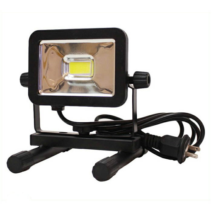 [仕様]：■定格：AC100V　50/60Hz■消費電力：10W■光源：LED-COB　10Wチップ■明るさ：850lm■色温度：5000から5500K■防水：IP65　※水中・暴風雨では使用できません。海水や高温、低温の環境では防水機能が失われます。[材質]：■本体：アルミダイキャストフレーム・合成樹脂■ネジ：ABS・鉄■パイプフレーム・本体脚部：スチール[サイズ]:16 x 15 x 17