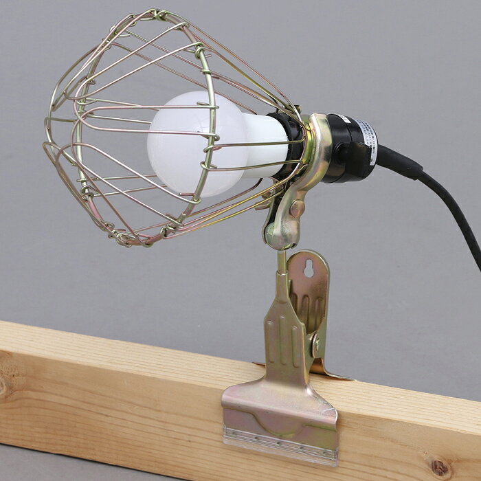 [特長]：■LED電球を使用した屋内用作業ライトです。■建築現場やレジャー、車庫、倉庫、いろいろなシーンで使用できます。■省エネ、長寿命、虫が集まりにくい特徴があります。■設置に便利な強力クリップタイプです。■本体の連結コンセントに別のLEDクリップライト電源プラグを差し込んで連結することが可能です。（最大500Wまで連結可能）