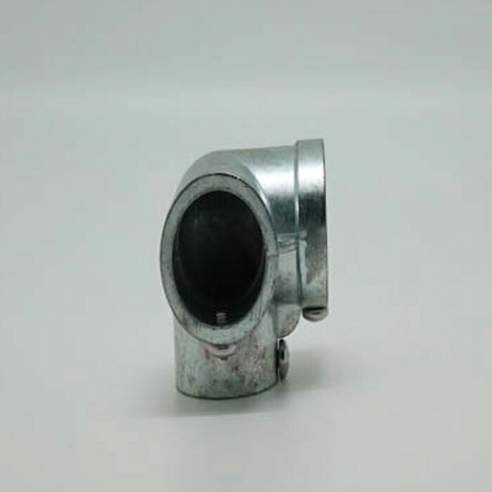 [仕様]：■材質：亜鉛合金■表面処理：電気メッキ（ユニク）[用途]：■市販のスチールパイプ（外径25.4mm）をつなぐジョイント金具[特長]：■アイディア次第で、手すり・柵・ガードレール・フェンス・作業代・棚・車止め・看板・ビニールハウスなど様々な物が簡単に構築できます。■標準ビス：+ナベ頭（M4ー6mm）SUS（304）1本止め■注意：足場用では御座いませんので、人が乗るものは作製しないで下さい