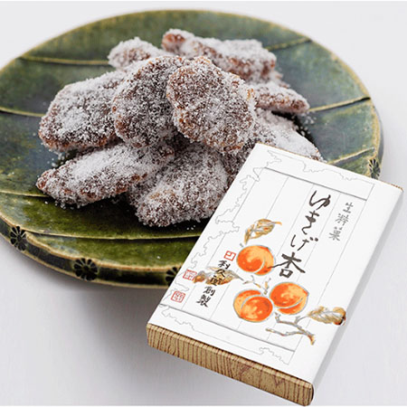 杏の里「森」特産の干杏を独特な製法で丹精こめて練りあげた、生粋杏菓子。 利久堂の杏菓子は、日本一の杏の里・千曲市、長野市の厳選された杏の実を使った本物ならではの甘酸っぱく豊かな味わいです。 内容量：300g サイズ：縦245mm×横154mm×高さ32mm 賞味期限：製造より約4ヶ月