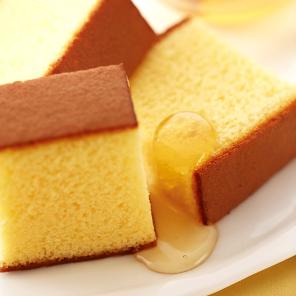 ハローキティ 新幹線 幸せの黄色いカステラ 0.6号 トートバッグ付 [ クリスマス プチギフト スイーツ お菓子 かわいい 子供 小学生 ギフト ホワイトデー お返し ホワイトデーのお返し ]TC11