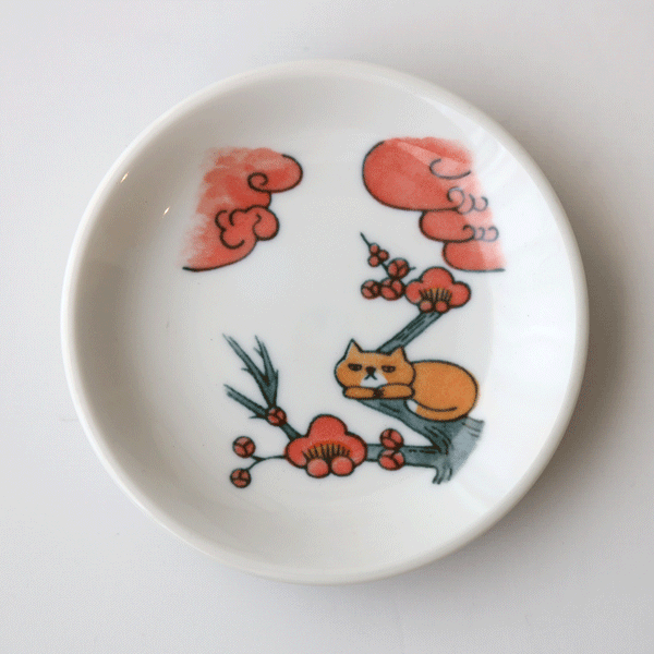 ゆるっと！ 花札 豆皿 梅とネコ [ 日本製 美濃焼 ] ねこ 猫 小皿 醤油皿 薬味皿 磁器