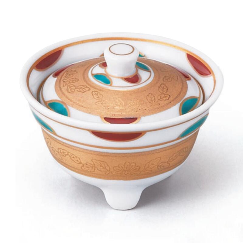 【送料無料】 有田焼 二色 半月 盛 菊 三ッ足 蓋物 珍味 8cm 器 鉢 豆鉢 香の物 先付け 付出し お通し 日本製 国産 おしゃれ ギフト プレゼント 贈り物 贈答品 母の日 お祝い お返し 食事会 和食器 洋食器 飲食店 業務用 プロ使用 食器