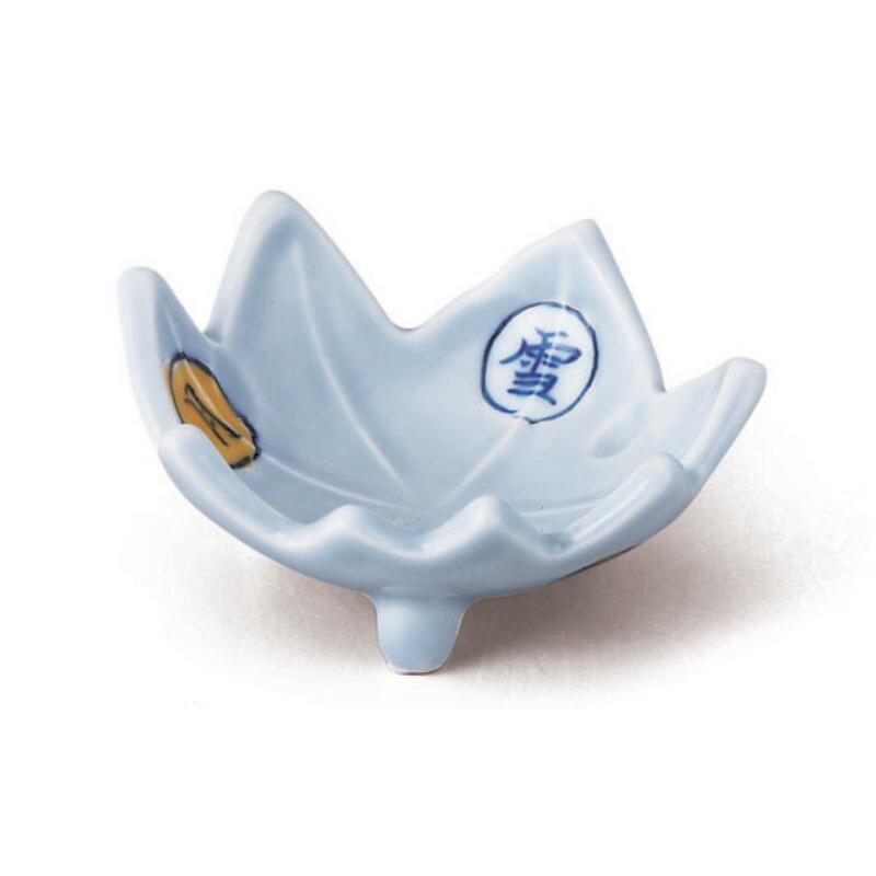 有田焼 グレー 釉 三色掛分 福禄寿 紅葉 三ッ足 小付 8cm 7.5cm 器 鉢 豆鉢 香の物 先付け 付出し お通し デザート 日本製 国産 おしゃれ ギフト プレゼント 贈り物 贈答品 母の日 お祝い お返し 和食器 洋食器 中華食器 飲食店 業務用 プロ使用 食器のサムネイル