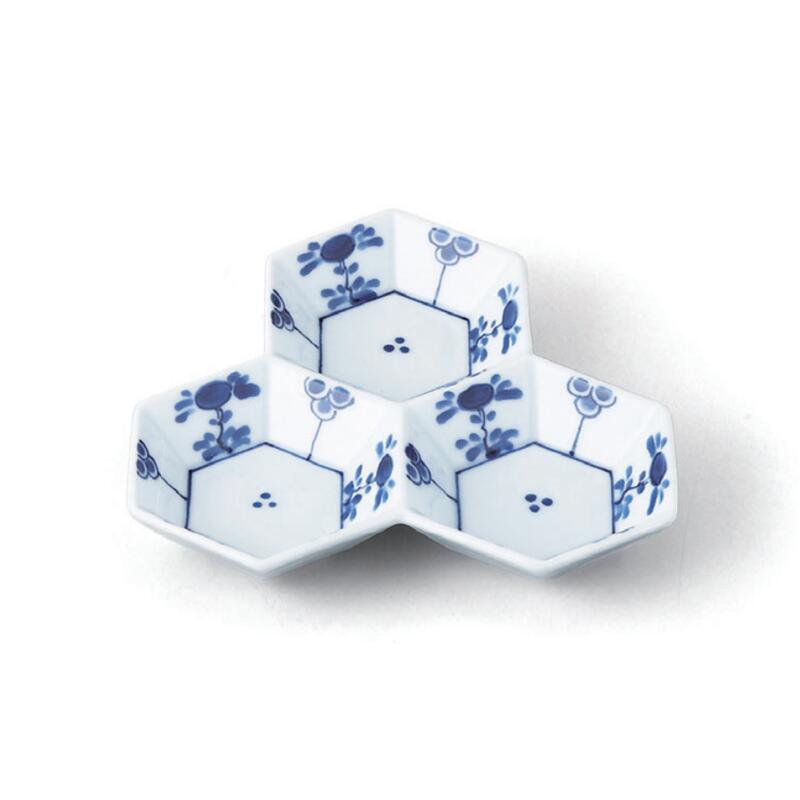 【送料無料】 有田焼 ウロコ 芙蓉 毘沙門 三品 盛皿 13.4cm 仕切皿 皿 前菜 先付け 付出し お通し 日本製 国産 おしゃれ ギフト プレゼント 贈り物 母の日 お祝い お返し 食事会 パーティー 和食器 洋食器 茶碗 湯呑 飲食店 業務用 プロ使用 の 食器 等取り扱っております