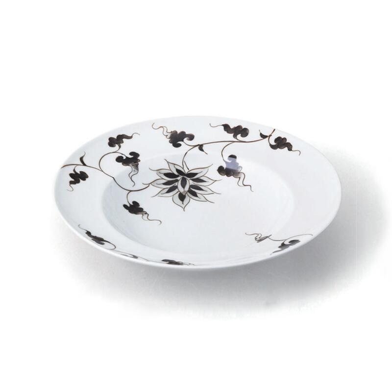 【送料無料】 有田焼 染付 陶 花 和 モダン 洋花 パスタ 皿 24.6cm 丸皿 丸 中皿 刺身 焼物 揚物 前菜 サラダ カレー 日本製 国産 おしゃれ ギフト 贈り物 母の日 お祝い 食事会 パーティー 和食器 洋食器 茶碗 湯呑 飲食店 業務用 プロ使用 の 食器 等取り扱っております