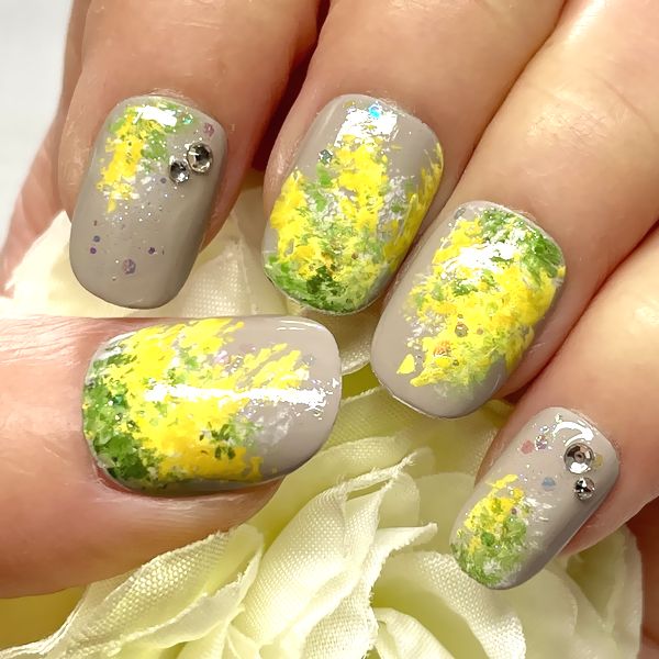 ☆ミモザネイル☆フラワー お花 花柄 春 スプリング 手描きアート ペイント フラットアート グレージュ ..