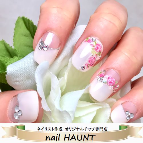 楽天nailハウント☆★スワロ＆ローズガーデン★☆シンプルなミルキーホワイトフレンチピンクの薔薇柄＆スワロフスキーストーン！ふんわりアイボリーのナチュラル感♪結婚式/ブライダル/パーティーにも☆上品ガーリーな可愛いフラワーネイル