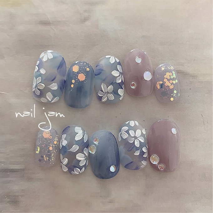 一つ一つ丁寧に、それぞれ爪のサイズに合わせてオリジナルのバランスでアートを施します。 一つ一つ手作りのネイルチップ。簡単に付け外しできて何度でも繰り返し使えます。商品情報素材/材質プラスチック素材 樹脂製ジェルサイズ/寸法オーダーチップ7種...