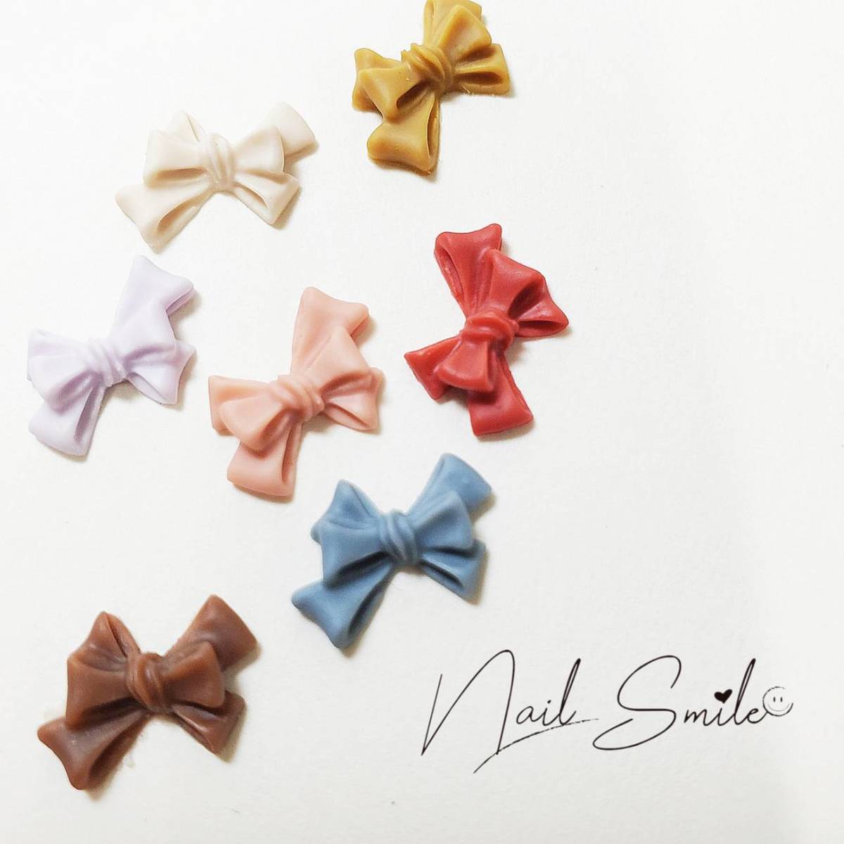 【ミニ斜めリボンソフトパーツ】ネイルパーツ ネイルグッズ ネイル用品 ネイル ネイルアート りぼん ネイルパーツ ハンドメイド ジェルネイル プ レジン 樹脂 ...