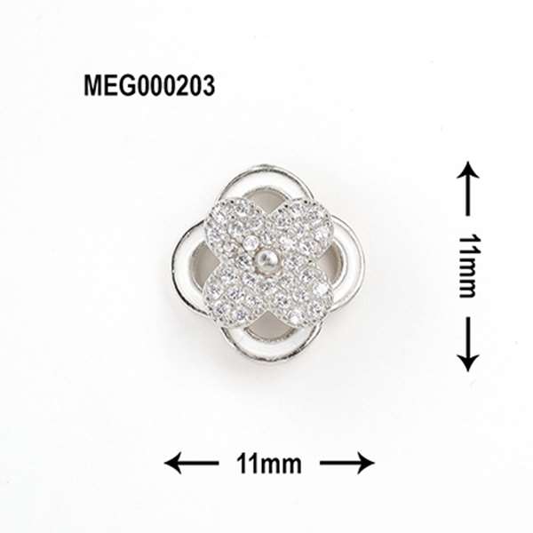 シルバー　MEG000203MEG先生とのコラボ商品です。「清純」という言葉がぴったりな白いお花のデコパーツ。合わせるネイルカラーによって雰囲気が全く異なり、青系と組み合わせると涼し気に、深みのある緑や黄色だとレトロに、赤や紫系だとエレガントに仕上がります。1P背面カーブあり縦11mm×横11mmシルバー　MEG000203MEG先生とのコラボ商品です。「清純」という言葉がぴったりな白いお花のデコパーツ。合わせるネイルカラーによって雰囲気が全く異なり、青系と組み合わせると涼し気に、深みのある緑や黄色だとレトロに、赤や紫系だとエレガントに仕上がります。1P背面カーブあり縦11mm×横11mm