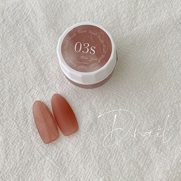 D．nail　ボタニカルジェル　03S　ツバキ　2．5g