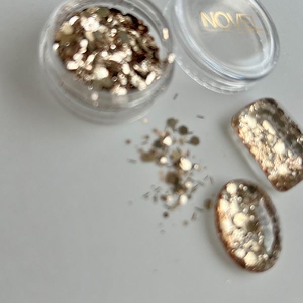 NOVEL G890 Radiant glow glitter
