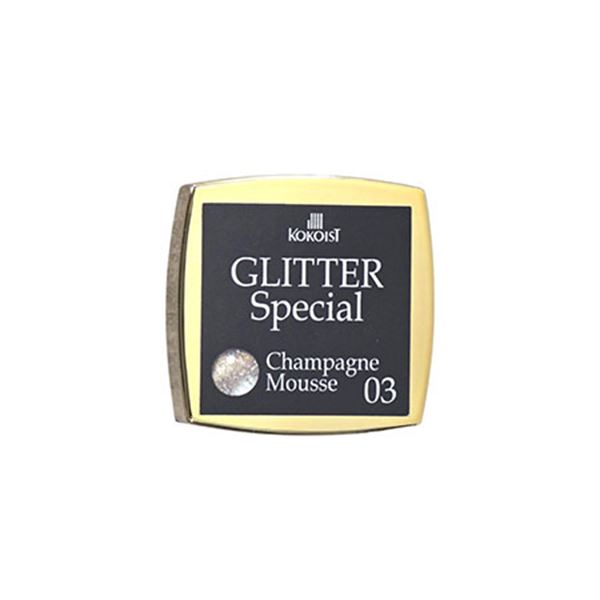 商品到着後レビューを書いて次回使える200円OFFクーポンGET03 Champagne Mousse素肌に美しくフィットする大人なシックトーンと、贅沢な大粒グリッター。「なめらかに溶け込み」「時には大胆に」そんな相反する2つのイメージを落とし込んだシリーズ6色ふんわりと軽やかなシャンパンゴールド。ムースのように繊細で上品な輝きが、ブライダルやパーティーシーン、オフィスネイルのワンポイントにも最適です。4gソフトジェルタイプ UV約1分 LED約20秒 グリッター&ラメ ソークオフタイプ