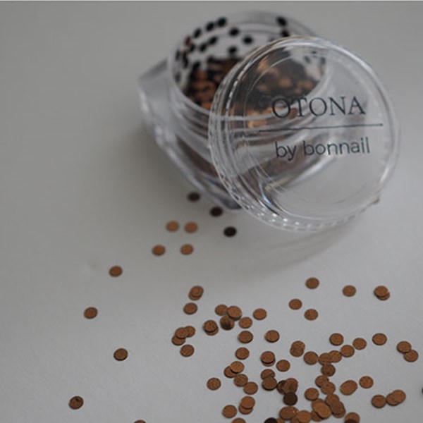 商品到着後レビューを書いて次回使える200円OFFクーポンGET2mm chocolatドットホログラムサイズは1mmと2mmに加え、オトナなデザインにおすすめの1.3mmはドットやお花モチーフ、ビジューなどを華奢に演出してくれます。色はOTONA etoile/amourで人気の5色展開になりますので、お手持ちのOTONAシリーズと違和感なく合わせていただけます。カラーlumiereLuneChat noirnuagechocolat約1.6g