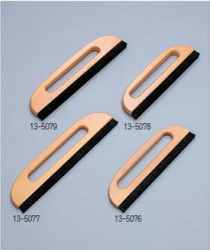 【最大★2500円オフクーポン】 大穴一発撫ブラシ 二行 11寸 KLASS (極東産機) 13-5079