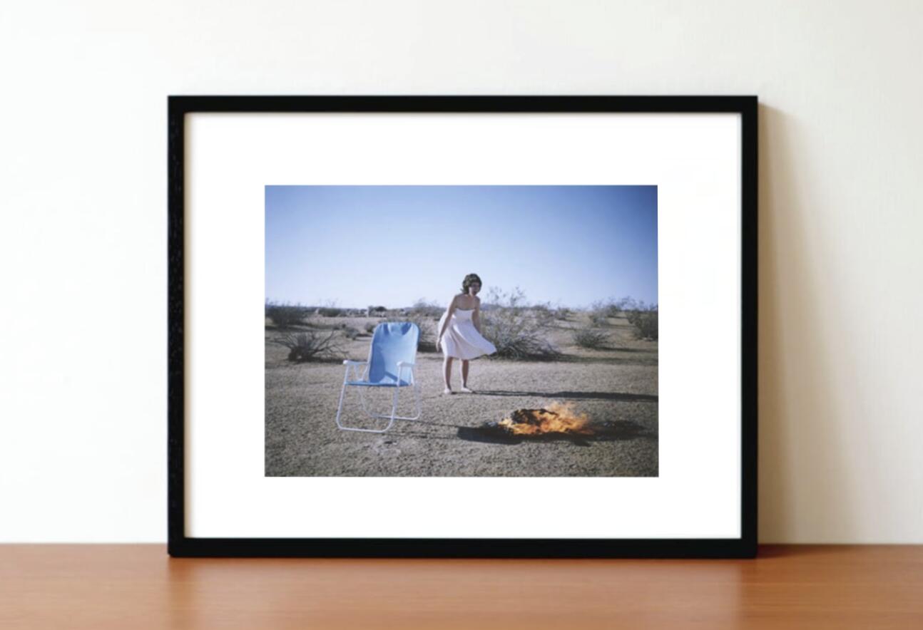 Rakuten - アート作品 インテリア 写真 額装作品 額付き アートパネル 壁掛けアート アートボード 壁掛け モダンアート アートフォト ホテル レストラン 女性 Jill Beth Hannes #1 Print (black wooden frame 62.5cm × 47.5cm付き)