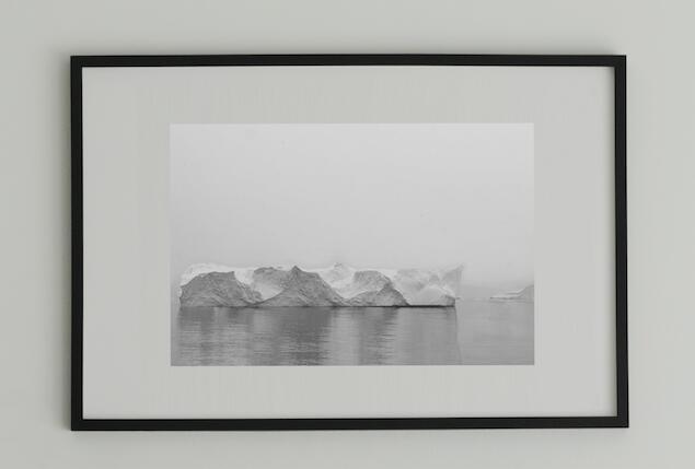 アート アート作品 インテリア 写真 額装作品 額付き アートパネル 壁掛けアート アートボード 壁掛け モダンアート アートフォト ホテル レストラン 氷河 氷山 Hyoga #1 black wooden frame 50cm×70cm付き ( L )
