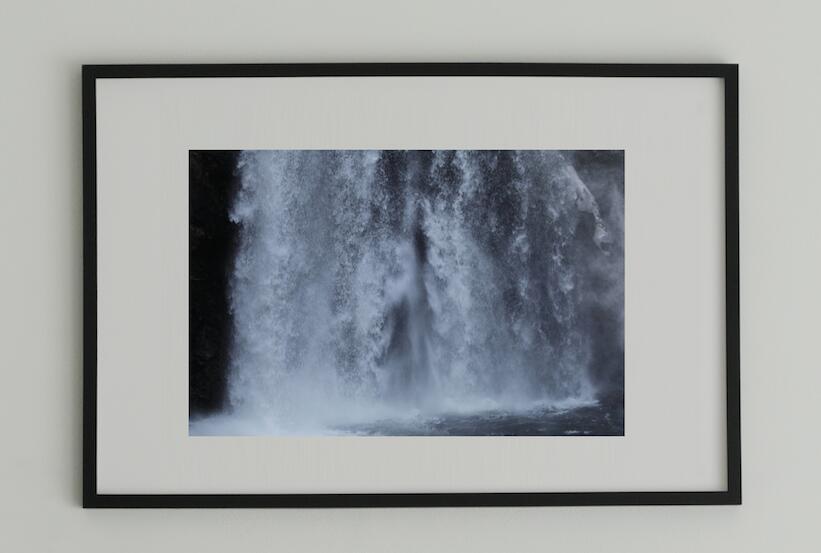アート アート作品 インテリア 写真 額装作品 額付き アートパネル 壁掛けアート アートボード 壁掛け モダンアート アートフォト ホテル レストラン 滝 TETSUYA MORIMOTO waterfalls #2 black wooden frame 63cm×93cm付き ( LL )