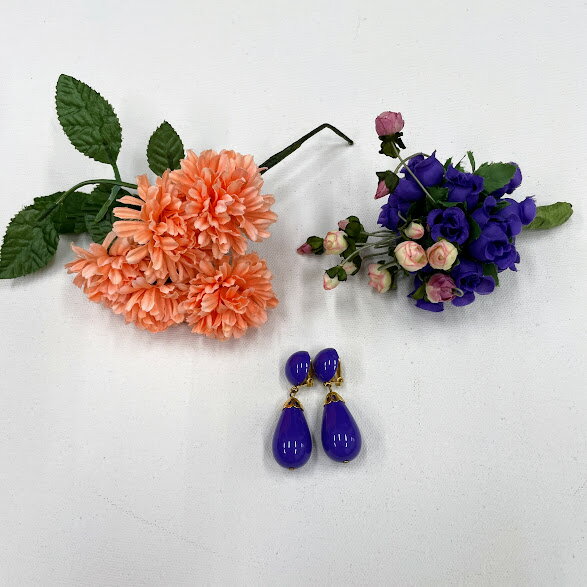 フラメンコ衣装小物 中古,新古アクセサリー中古新古コサージュ イヤリングセット 紫/サーモンピンク可愛いイヤリング ピアス 花 オススメ商品 お買い得お教室断捨離処分品 ノークレームノーリターン商品