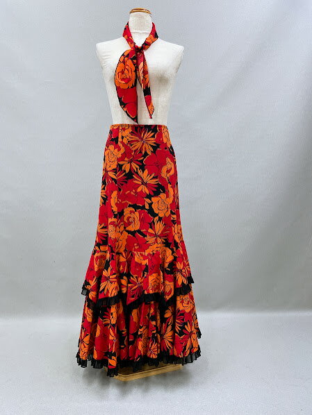 【中古】フラメンコ衣装 ダンス衣装オレンジ花柄スクエアボランテスカート Mサイズ　個性的であでやかなスカート お…