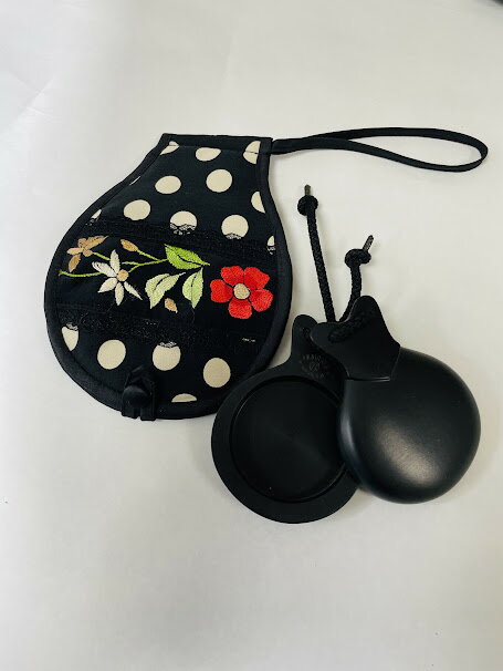 パリージョケース（黒白水玉/黒地に赤花柄刺繍）フラメンコパリージョケースお洒落フラメンコパリージ..