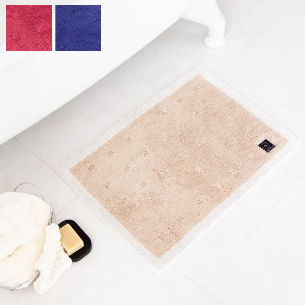 ・ 製品サイズ / 約 幅 60 × 奥行 45 x 高さ 1.5 cm・ 材質 / アクリル(特殊吸水素材、抗菌防臭加工)・ 生産国 / 中国・ 安心の抗菌防臭機能。バスマットの繊維には直接接触した雑菌を不活性化させる「直接抗菌」と、太陽や蛍光灯の光が当たると抗菌機能を発揮する光触媒抗菌のダブル抗菌でしっかり抗菌。お洗濯を繰り返しても繊維に銀イオンは繊維自体に練り込んでいるのでその効果は変わりません。吸水速乾性も優れているので、次の人が使用しても濡れている感じがせず、快適なお風呂上がりが続きます。※ 乾燥機、柔軟剤、漂白剤は、ご使用にならないでください。また洗濯は家庭用洗剤をご使用の上、洗濯機での丸洗いは洗濯ネットをご使用ください。※ 初めは多少毛羽がでますので、他のものとは別に洗濯をしてください。※ ねじり絞りは避け、陰干ししてください。