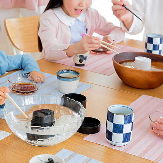 嬉しクルクル 電池式そうめん流し器〈S〉(ペンギン)　流しそうめん器 流しそうめん機 そうめん 素麺 スライダー 【 パール金属 】