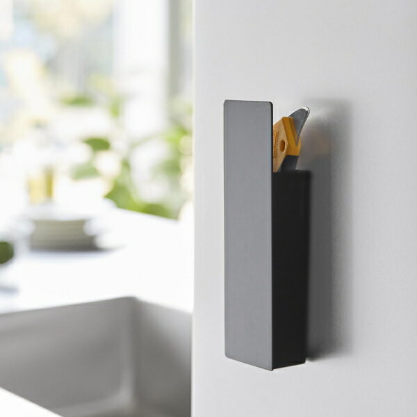 tower 隠せるマグネットカッターホルダー タワー ブラック