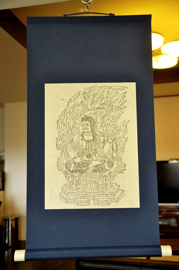 木版画 とても古い 掛軸 不動明王 掛け軸 骨董品 仏画 浮世絵 木版画 とても古い 掛軸 不動明王 掛け軸 骨董品 仏画 浮世絵