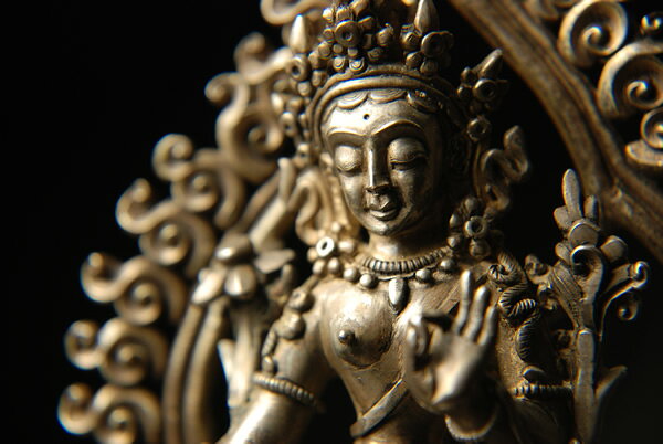 観音菩薩　純銀製彫金仕上げ　一点もの