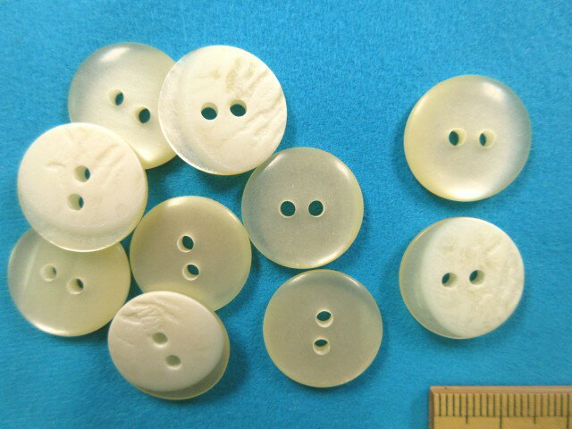 プラボタン（18mm）オフ白