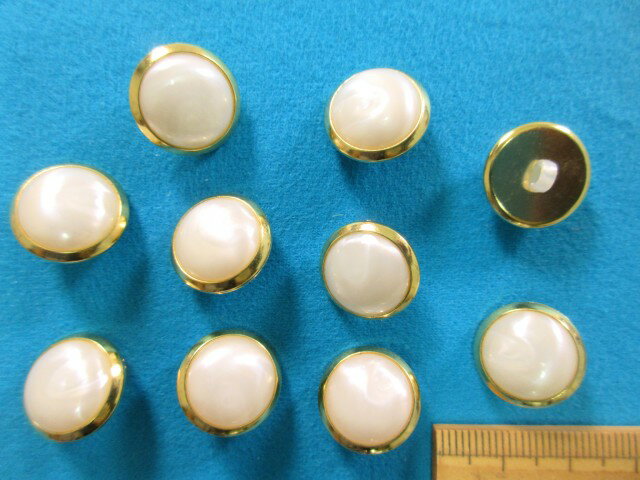 プラメタルボタン（15mm）オフ白×金