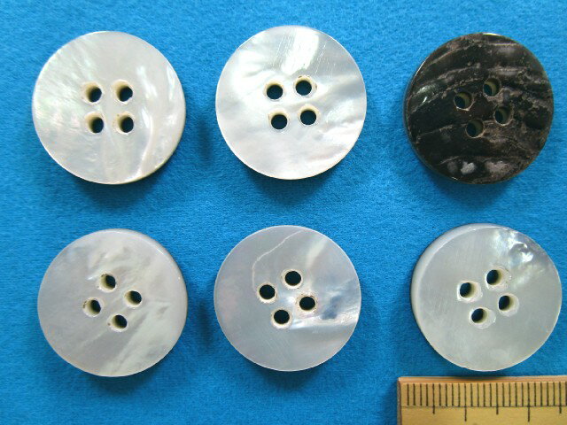 貝ボタン（23mm） グレー系