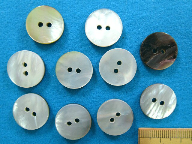 貝ボタン（18mm） グレー系