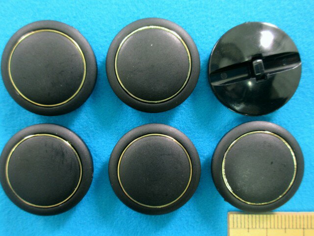 プラボタン（24mm）黒×金