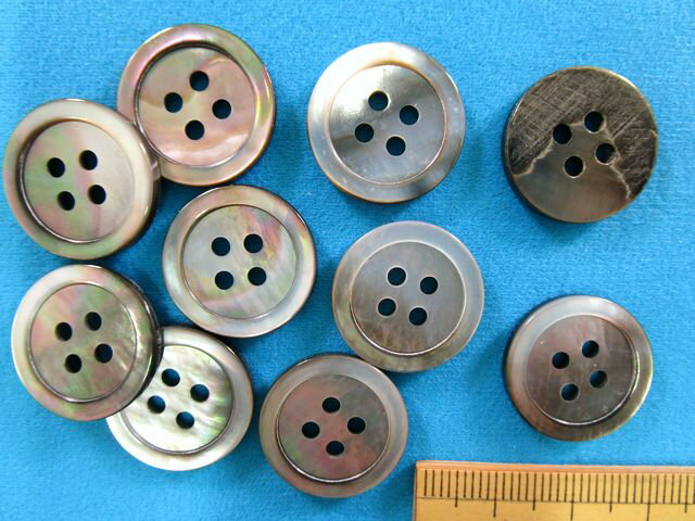 貝ボタン（19mm） グレー系