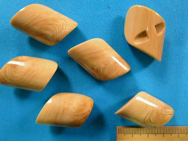 プラボタン（23mm）ベージュ