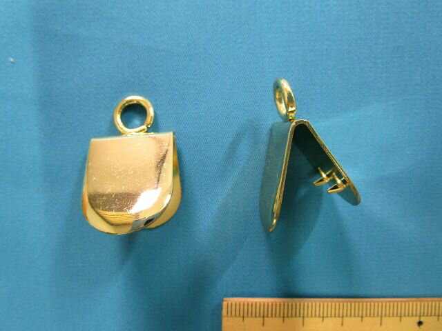 カン付くわえ金具金2個