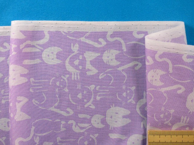 綿ローンプリント生地ネコ・薄紫（105cm幅　2m）