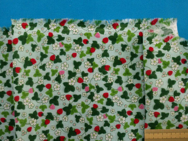 綿ダブルガーゼ生地イチゴ水×赤（110cm幅 1m）