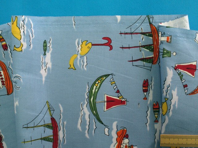綿プリント生地船/さかな・水色系（105cm幅　2m）