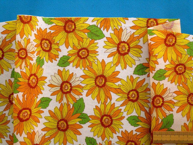 綿プリント生地ひまわり・オフ白×イエロー（110cm幅 2m）
