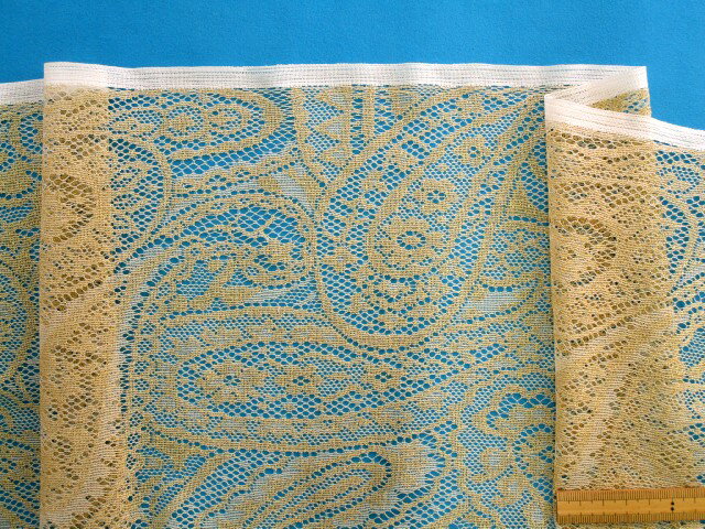 ラッセルレース生地ペイズリー・オフ白×金（105cm幅　2m）
