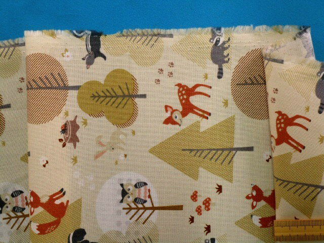 綿プリント生地木/動物・ベージュ×グレー（110cm幅　2m）