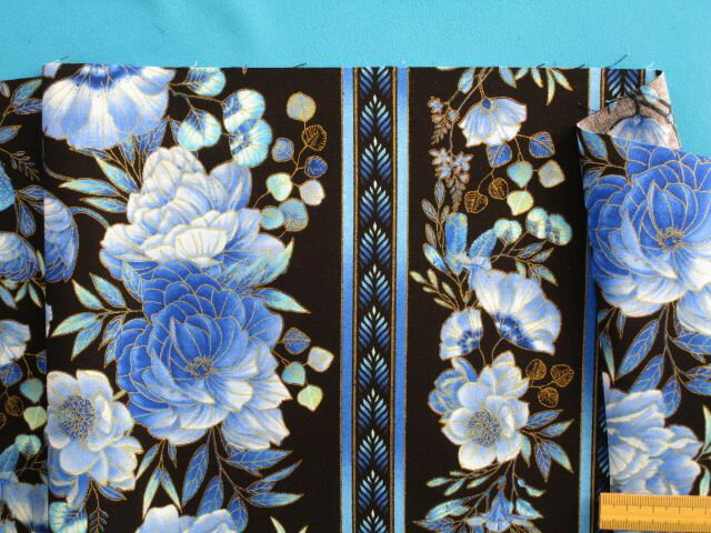 USAコットン生地花・黒×ブルー×金（105cm幅　2m）のサムネイル